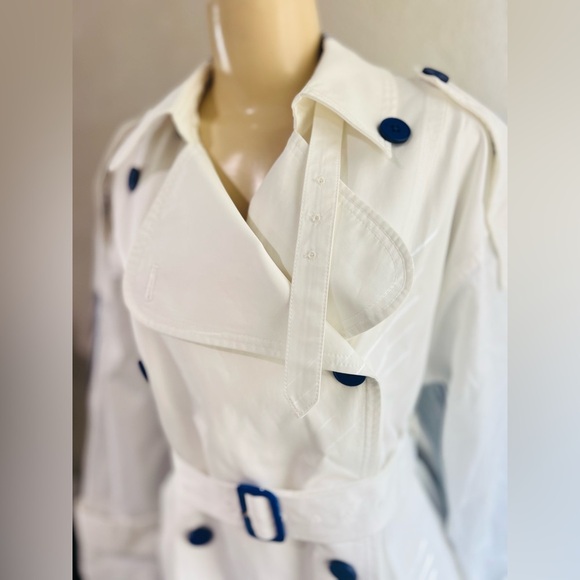 J.ING COAT WHITE AND STRIPE BLUE SIZE SMALL - Picture 4 of 16